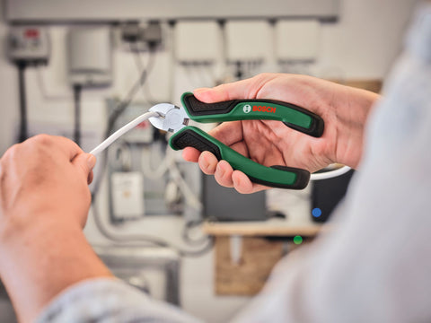 Bosch Pliers Set 4 Pieces (Needle Nose Pliers, Side Cutter, Pliers, Pipe Wrench)