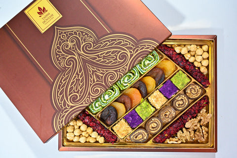 Tadım Dünyasi Deluxe Mixed Gift Box — Nuts & Turkish Delight – 850g