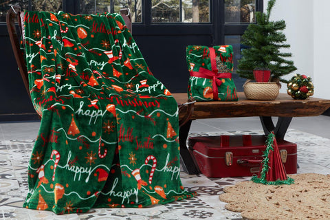 Dolce Bonita Home Wellsoft 3D TV Blanket Holly Santa Green
